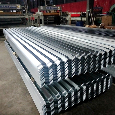 Galvanizado prepintado del grueso de la hoja 1.5m m del metal corrugado del soldado para techos cubierto