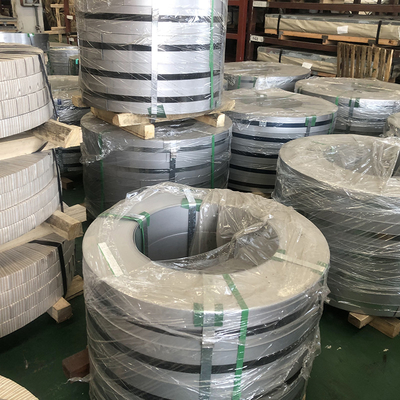 Tira plana de acero inoxidable 0.02m m - 5.0m m de la bobina de la alta precisión en vagos del rollo 2b