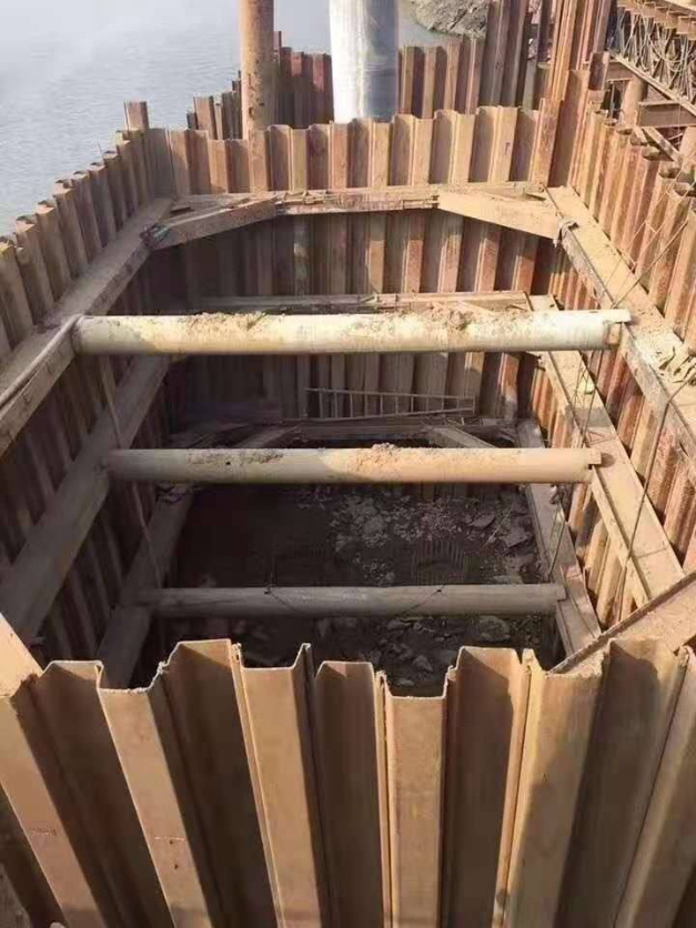 Tablestaca de acero laminado en caliente AISI 5,5 pulgadas para el perfil de acero de construcción 3